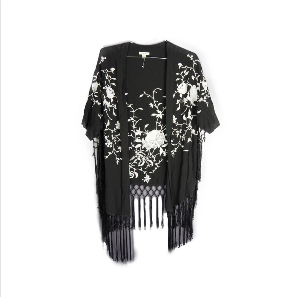 Black and White Floral Fringe Kimono